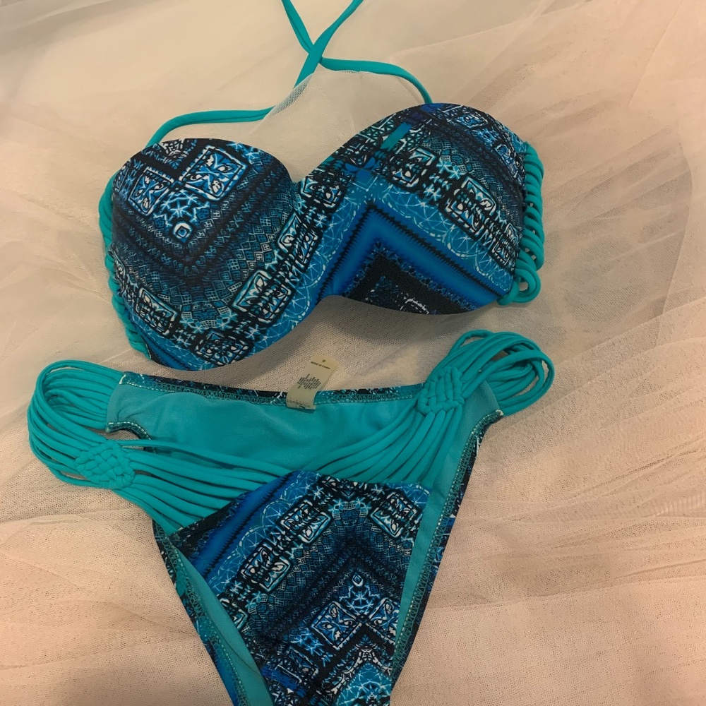 Adorable 2 piece bathing suit